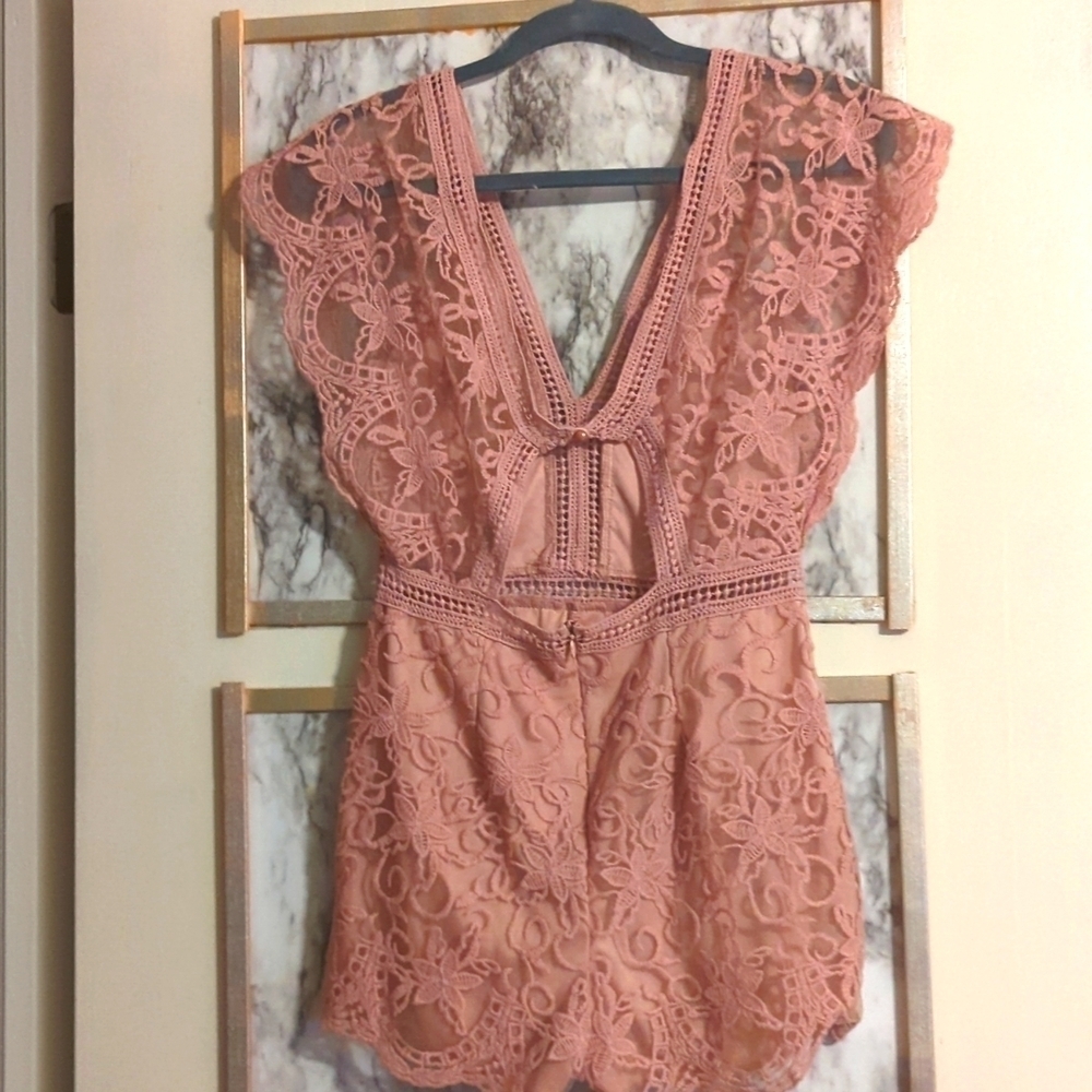 Charlotte russe rose colored lace romper. - Picture 3 of 5